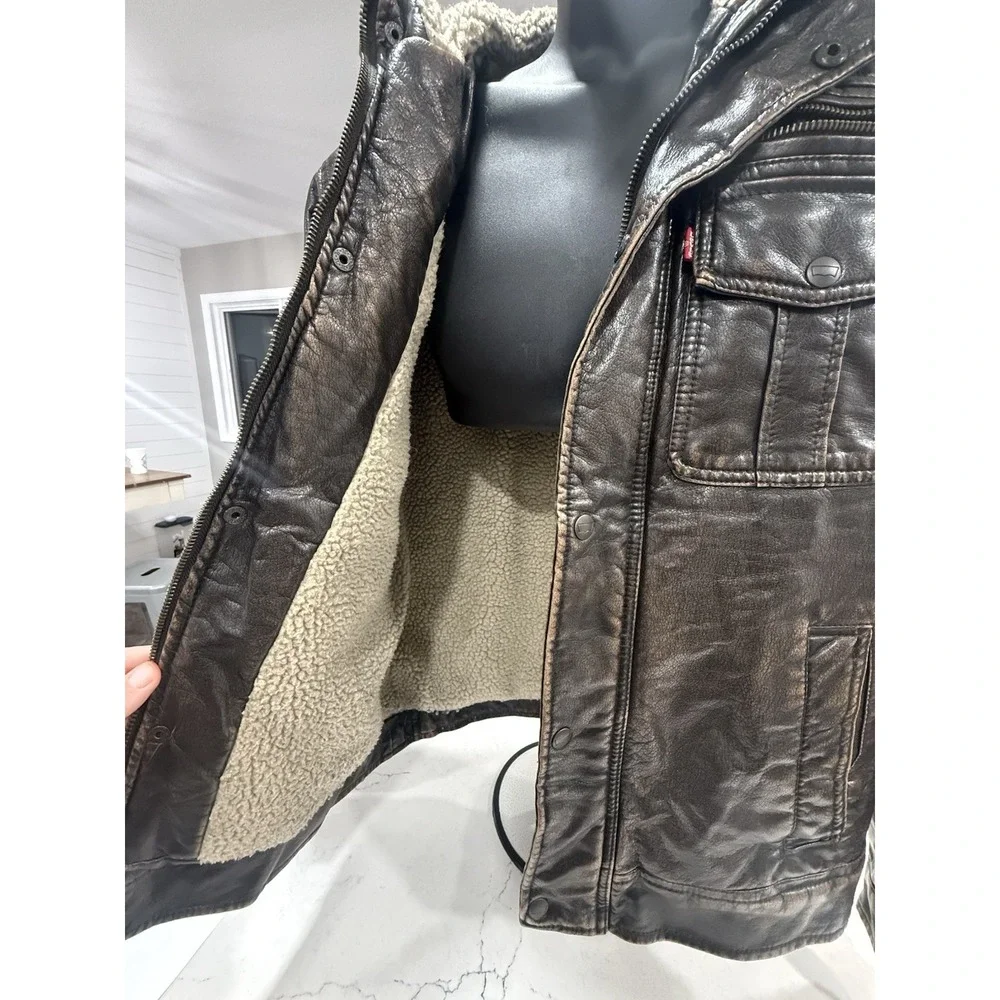Levi's Men's Brown Faux Leather Sherpa Lined Brown Distressed Jacket Size Small